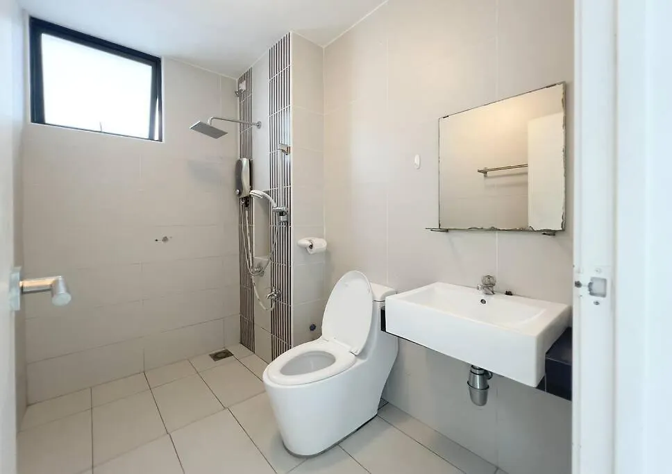 Skyloft Cozy #1 Aeon Loon Sing Bukit Indah Apartment Johor Bahru 0*,  Malaysia